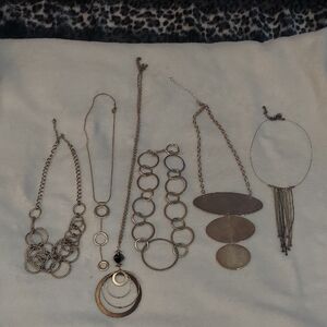 6/$10 6 Pcs.  Vintage Bundle Costume Jewelry Gold and Silver Necklace Collection